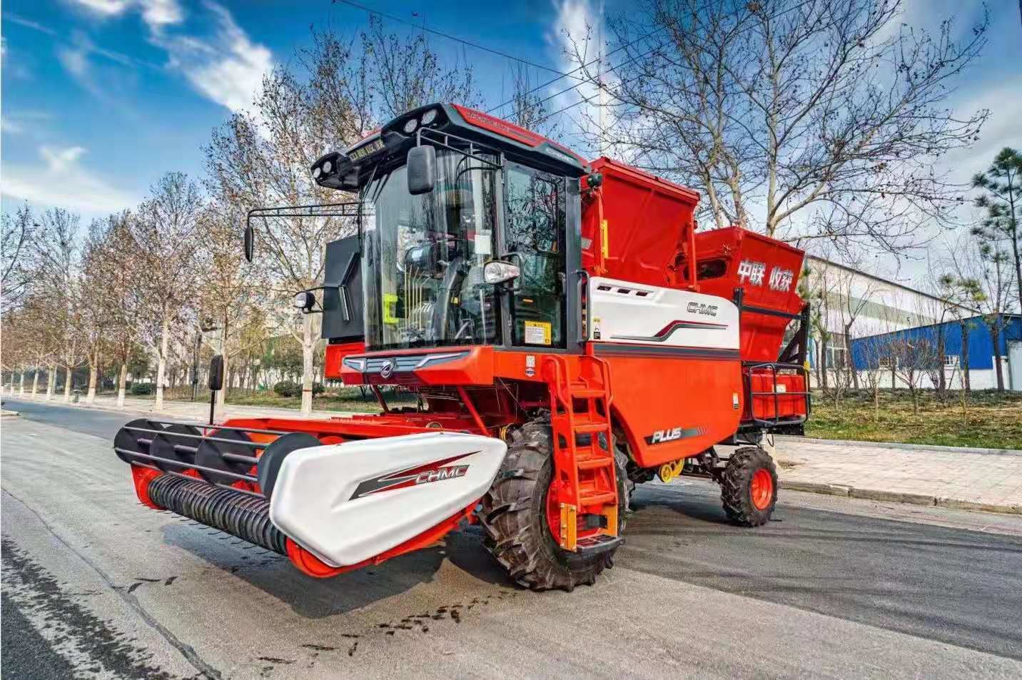 很慶幸,中聯(lián)收獲花生機(jī)是我人生中的
臺(tái)農(nóng)機(jī)