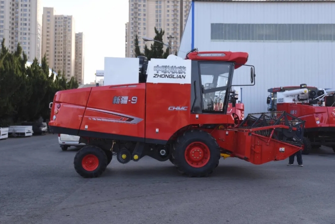 邯鄲魏縣常振明:我的
臺(tái)谷物聯(lián)合收割機(jī)——中聯(lián)收獲“新疆-9” xmsgj-3.png