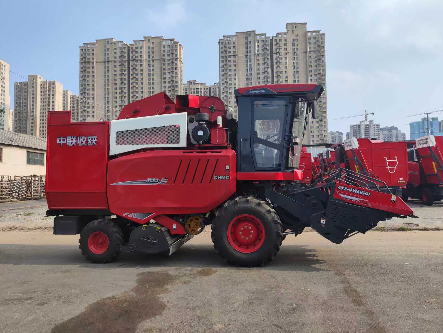 中聯(lián)收獲玉米機(jī) 用戶(hù)說(shuō)好才是真的好 4YZ-4WA自走式玉米收獲機(jī)